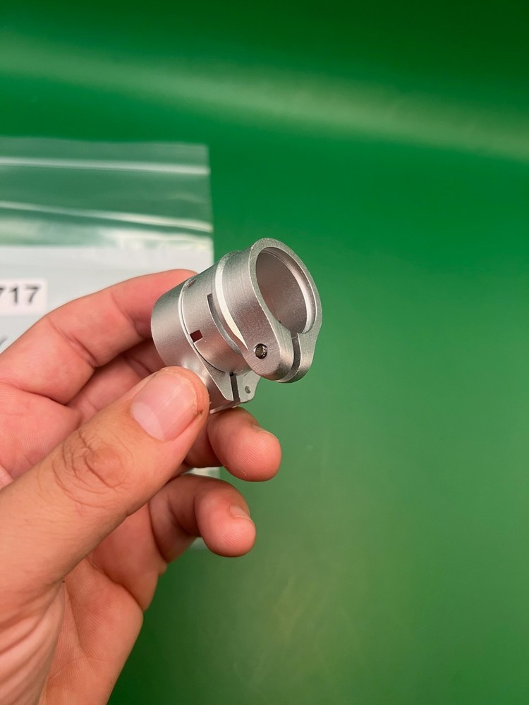 Autococker Clamping Feedneck