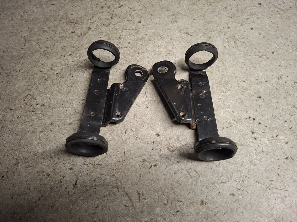 Suzuki GS 500 E Headlamp Front Headlight Mount Brackets Fork Surround Left Right