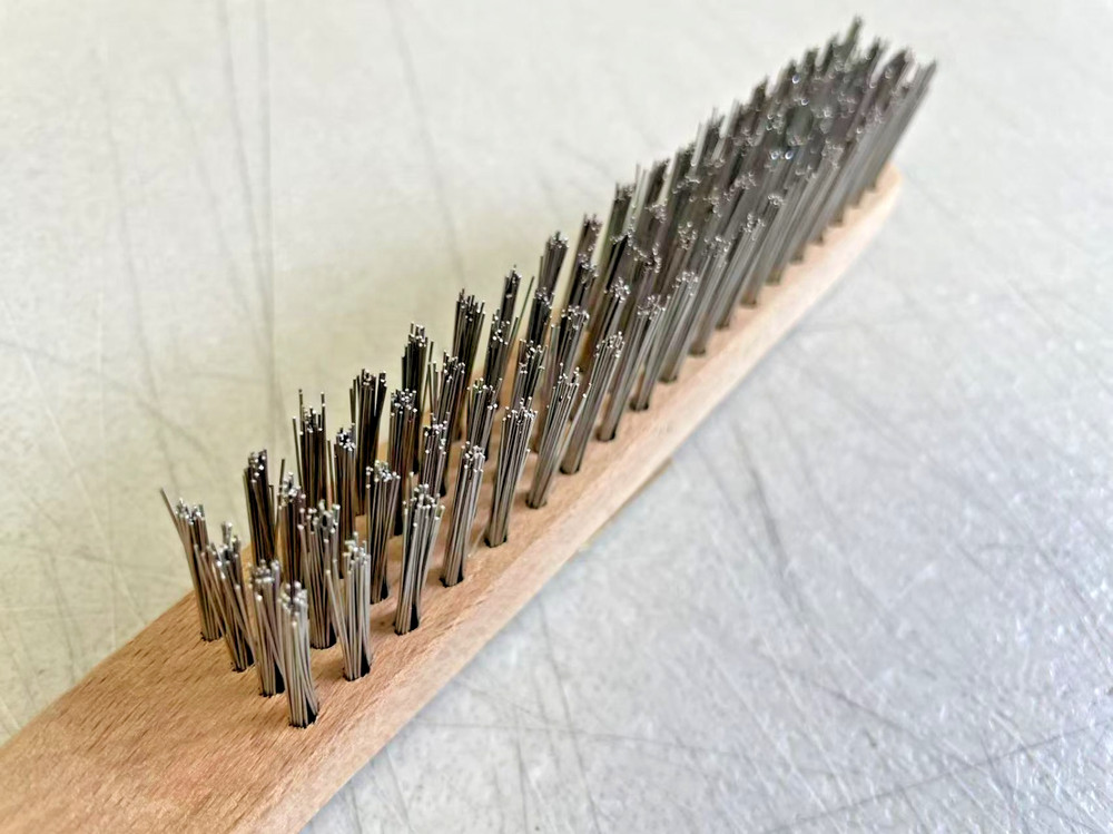 Stainless Steel Long Handle 4 Rows Wire Brush