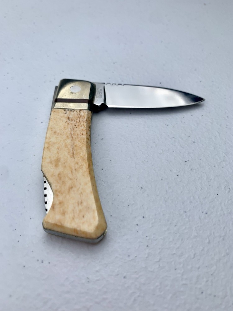 Vintage Precise Mountain Shadows Custom Scrimshaw Lockback Folding Knife