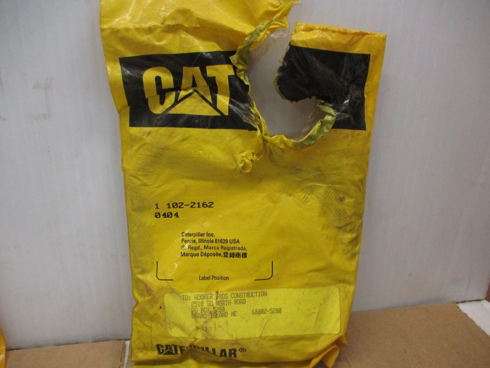 1022162  GENUINE CAT  PUSH BUTTON SWITCH    Caterpillar  102-2162