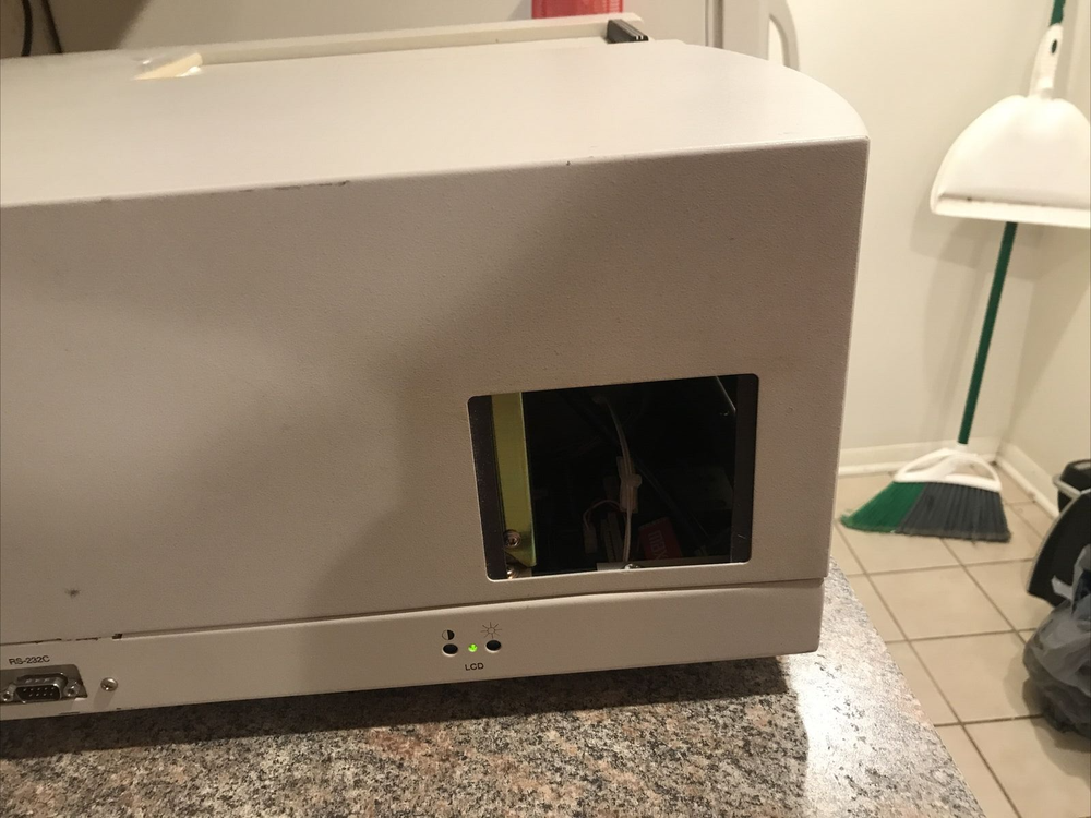 Hitachi U-2010 Spectrophotometer