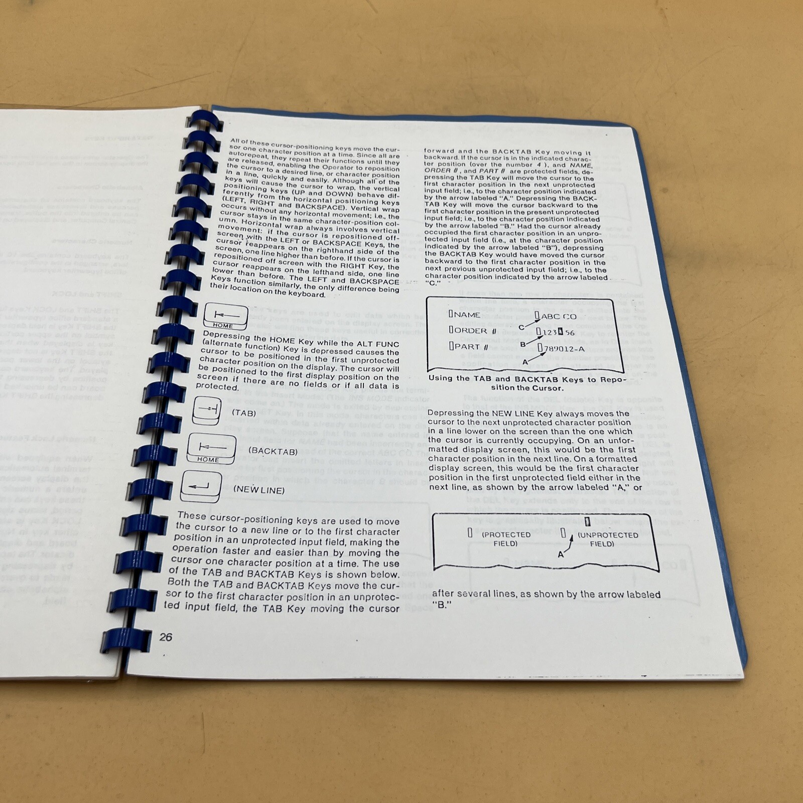 Telex Terminal Communications TC 277C Keyboard Display Terminal Operators Manual