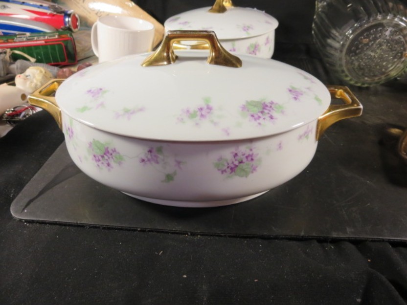 Thomas Germany Covered Casserole Violets