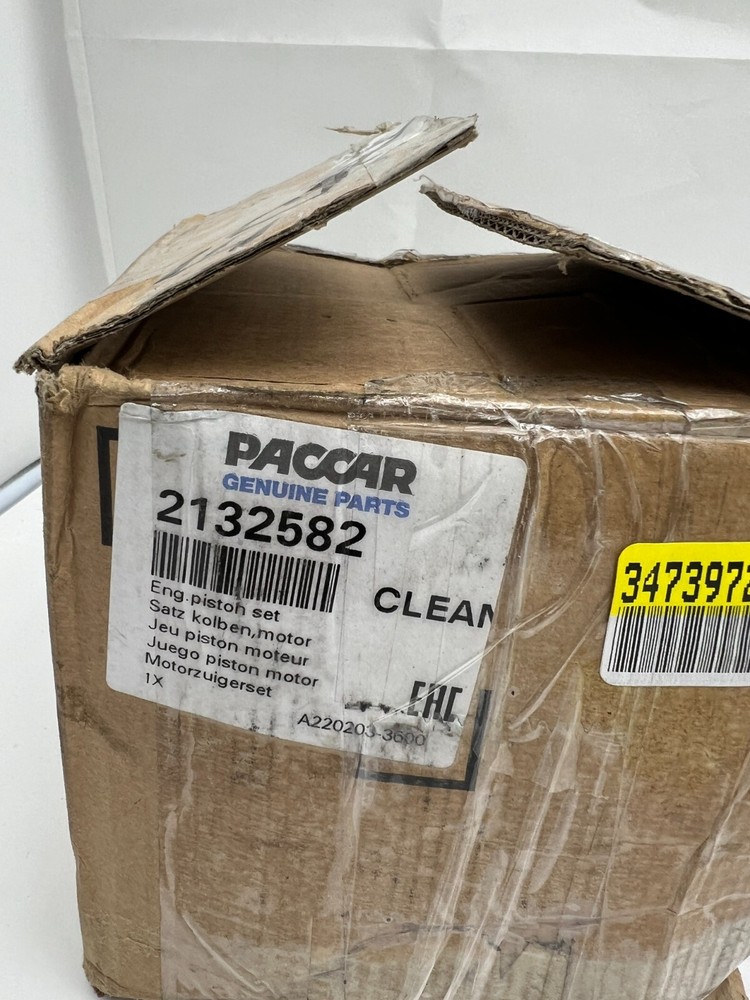 2132582 Genuine Paccar Piston Hardware Black