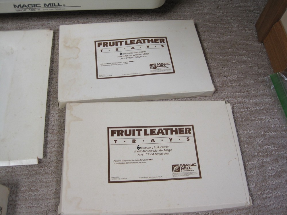 Magic Mill Aire II Solid State Dehydrator 10 Trays 10 Liners Fruit Leather Nice