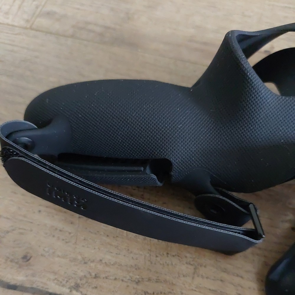 Kiwi Design Oculus Quest 2 Controller Grip Cover Set
