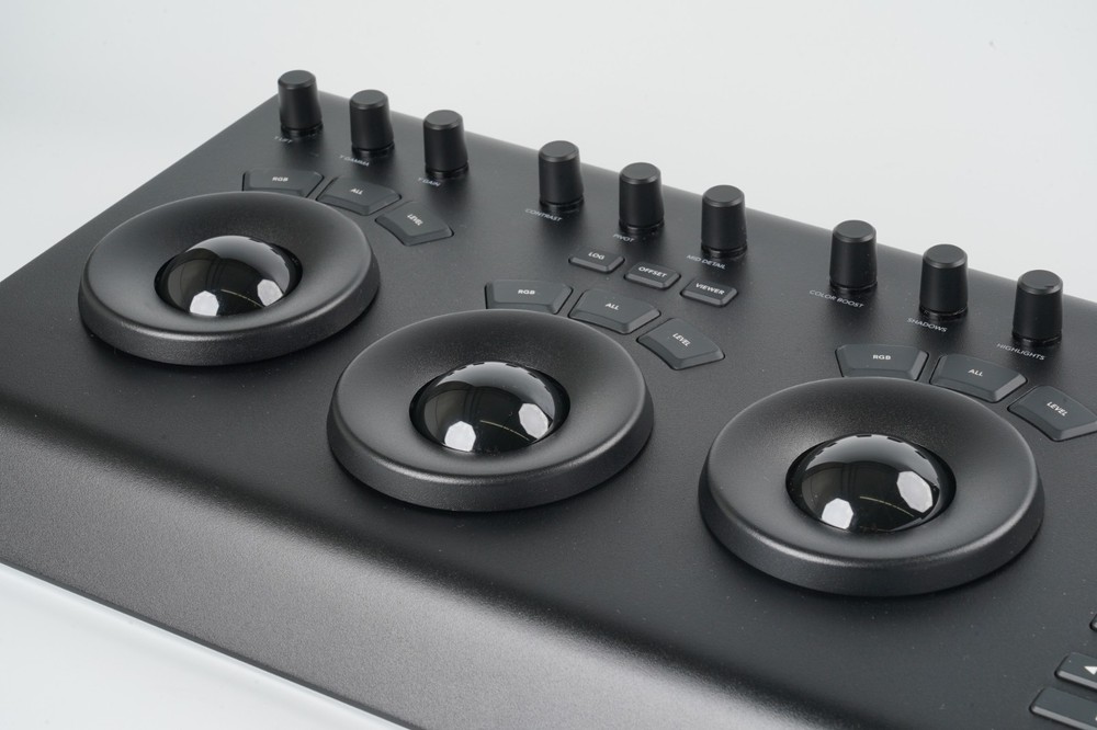 [Near Mint] Blackmagic Design DaVinci Resolve Micro Color Panel #190M