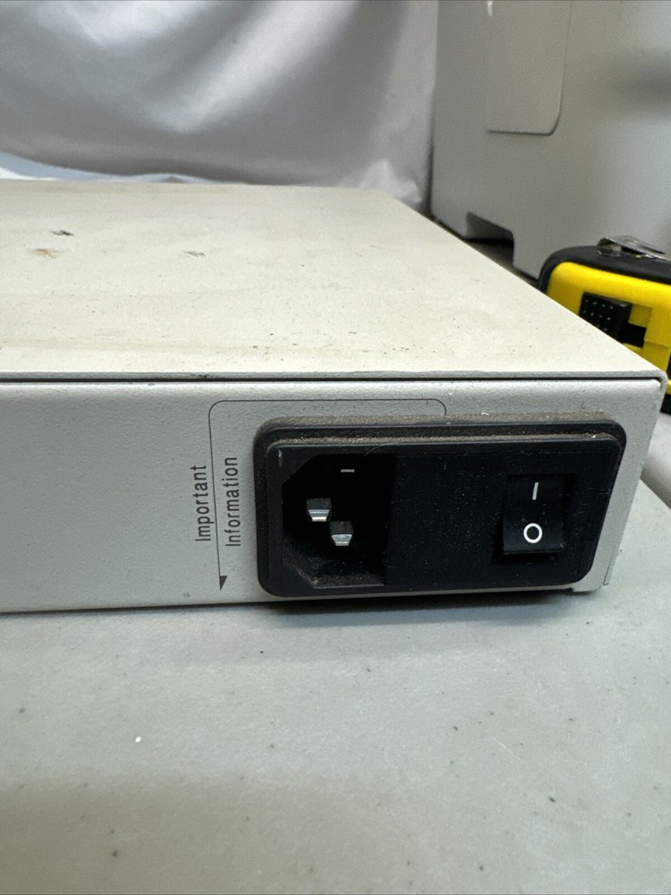 COMPAQ 242696-001 4-PORT KVM SWITCH SERIES 4115 UNTESTED