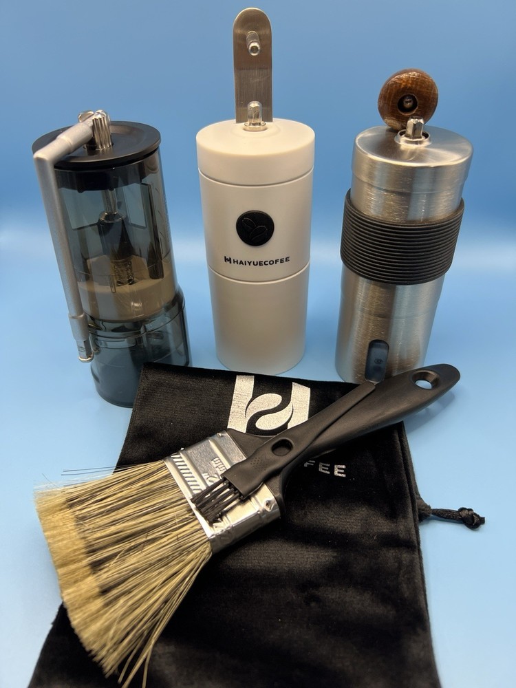 TRAVEL COFFEE HAND GRINDER