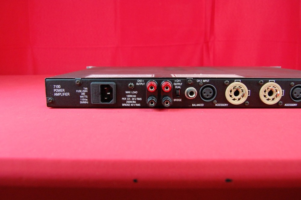 ELECTRO VOICE EV7100 STEREO POWER AMPLIFIER