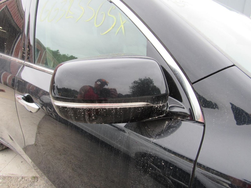 MDX 2014 Glove Box 1073391