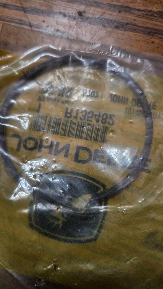 John Deere Adapter Fitting R135482