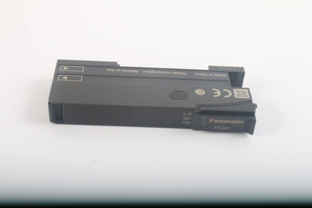 Panasonic FX-501 NAVI Fiber Optic Sensor - Missing Screw Terminal Caps