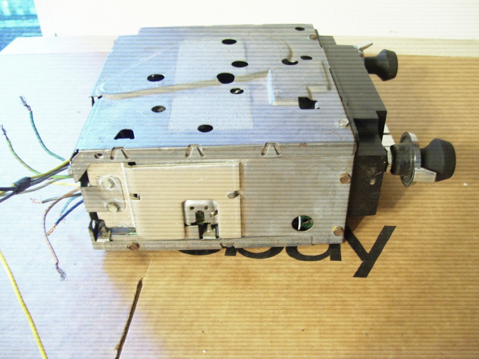 84 GM AM FM radio fits chevy truck 1973 - 87 Good working 74 75 76 77 78 79 80