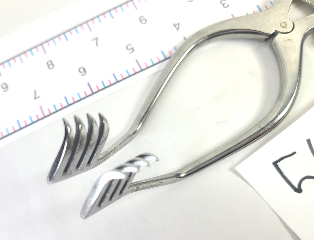 B70 Weitlaner Retractor Self-Retaining, 4X4, Sharp Point