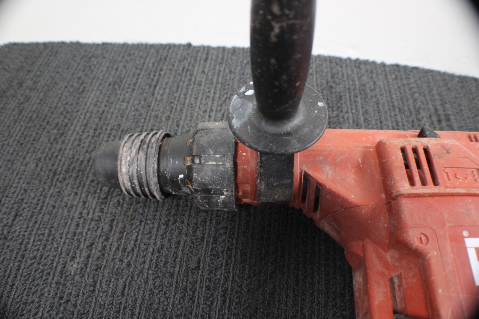 Hilti TE24 - 115V Corded Rotary HAMMER DRILL - W/Hard Shell Case.