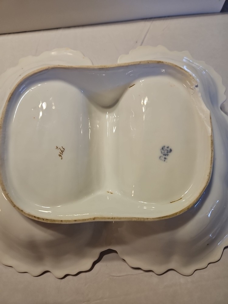 Gold Trim Double Leaf Bowl with Handle