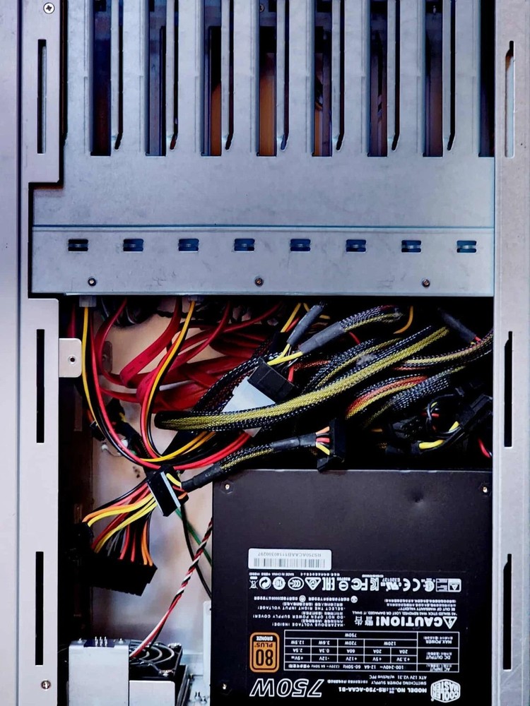 *100% UNTESTED* PROAVIO DESKTOP RAID ARRAY WITH INTERNAL STORAGE CONTROLLER