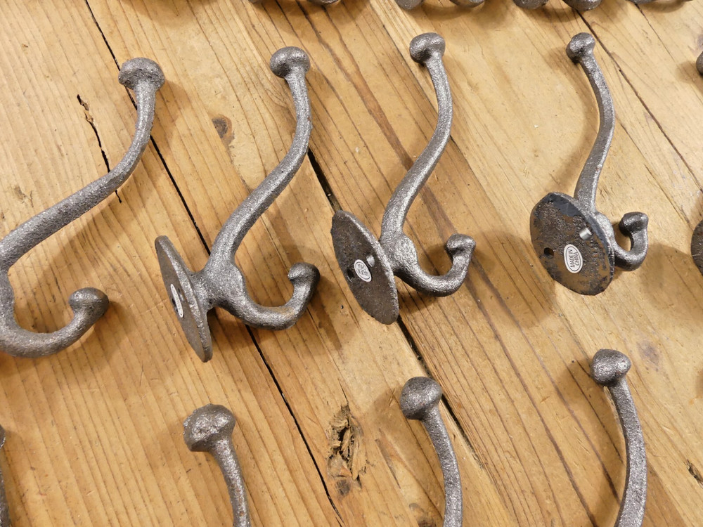 20 Cast Iron School Style Coat Hooks Hat Hook Rack Hall Tree Acorn *READ RUST*