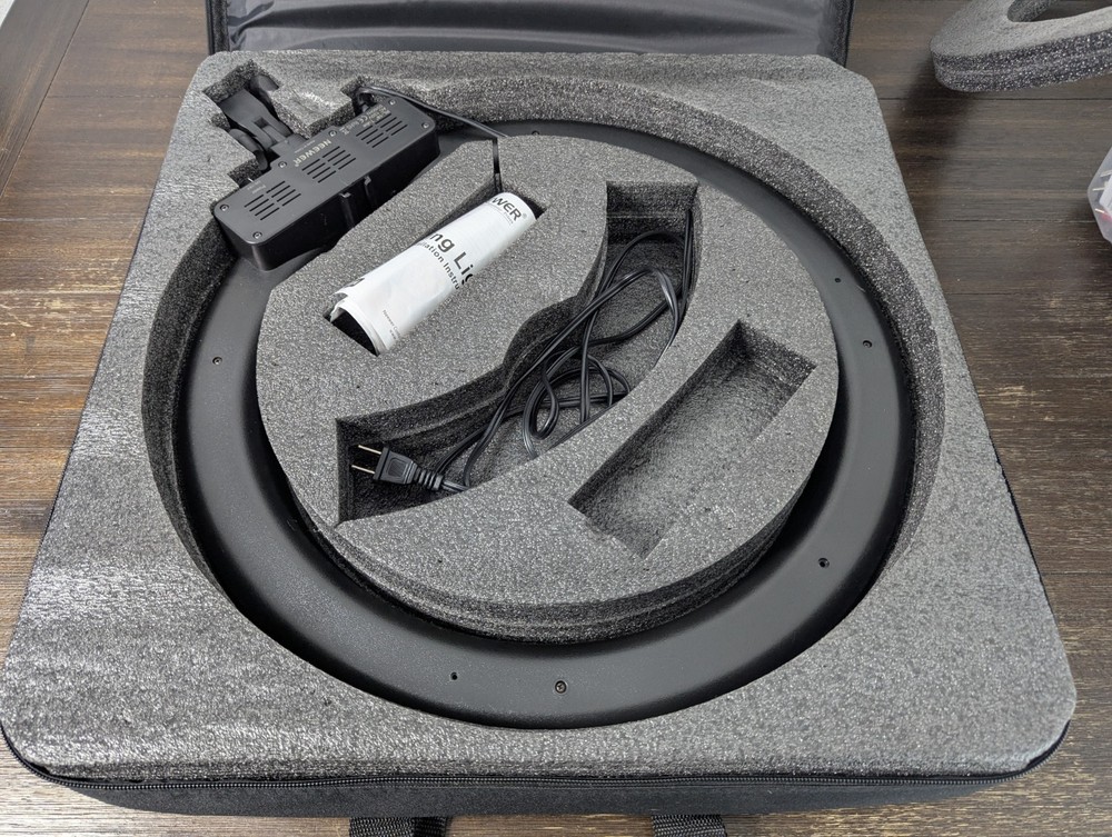 Neewer RL-18, Large 18 Inch Ring Light 55W LED Ringlight, Diffuser & Case *READ*