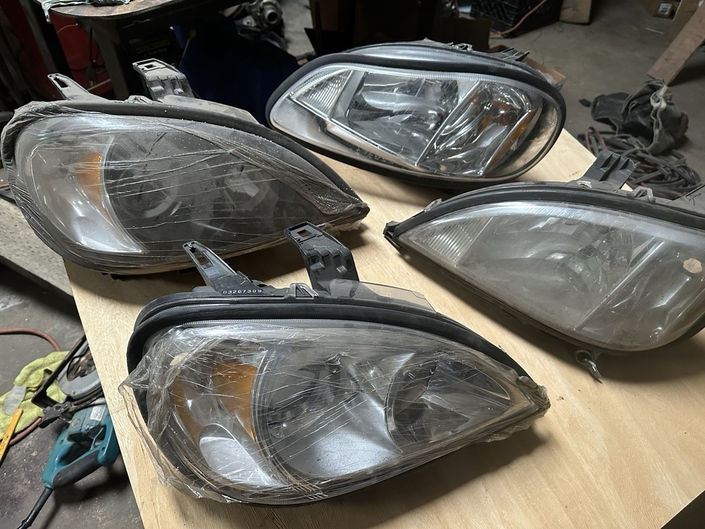 Freightliner Columbia Head Lights