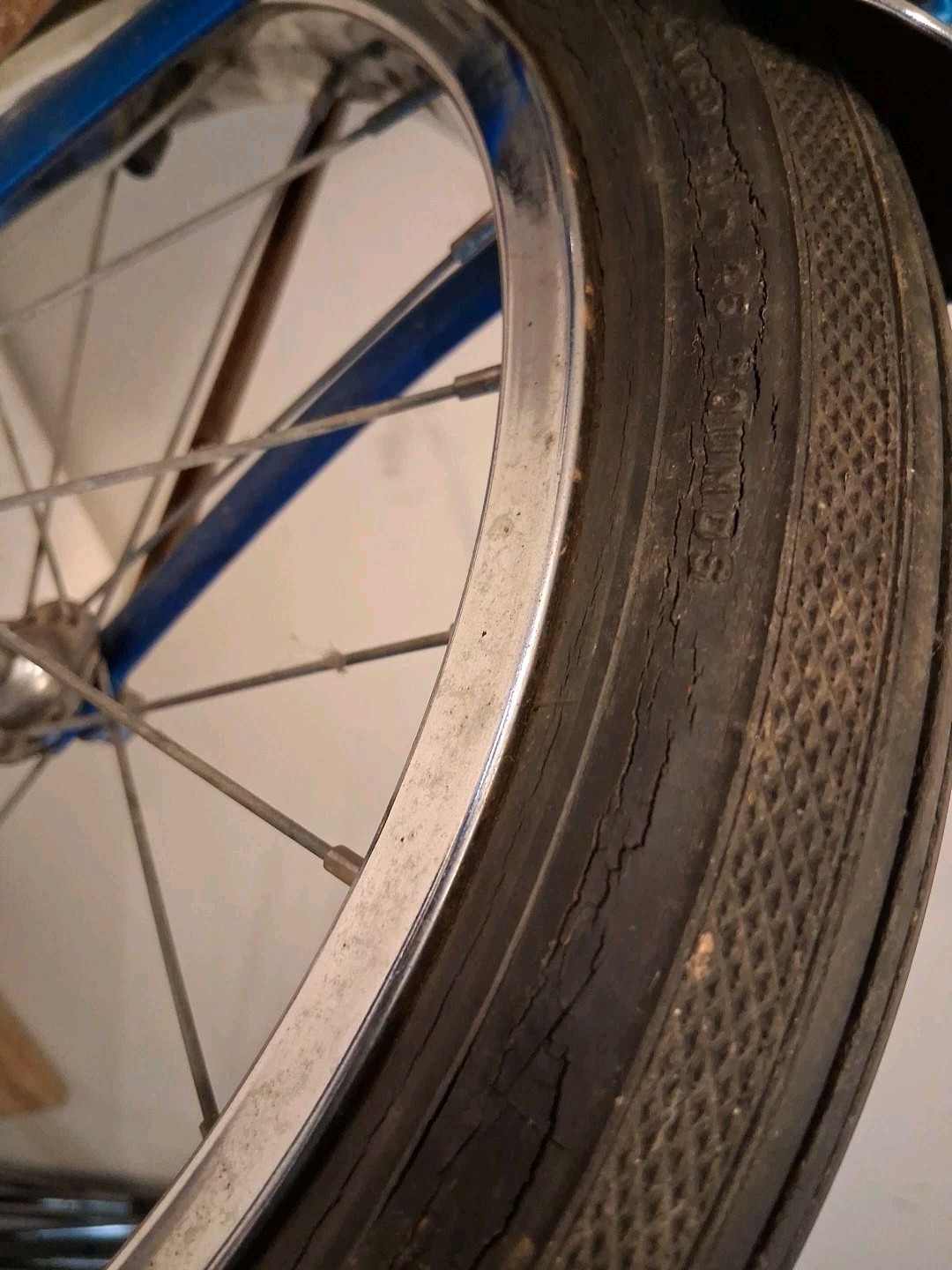 Vintage Schwinn Stingray Pixie 16" Wheel Bike & Blue Sparkle Replacement Seat