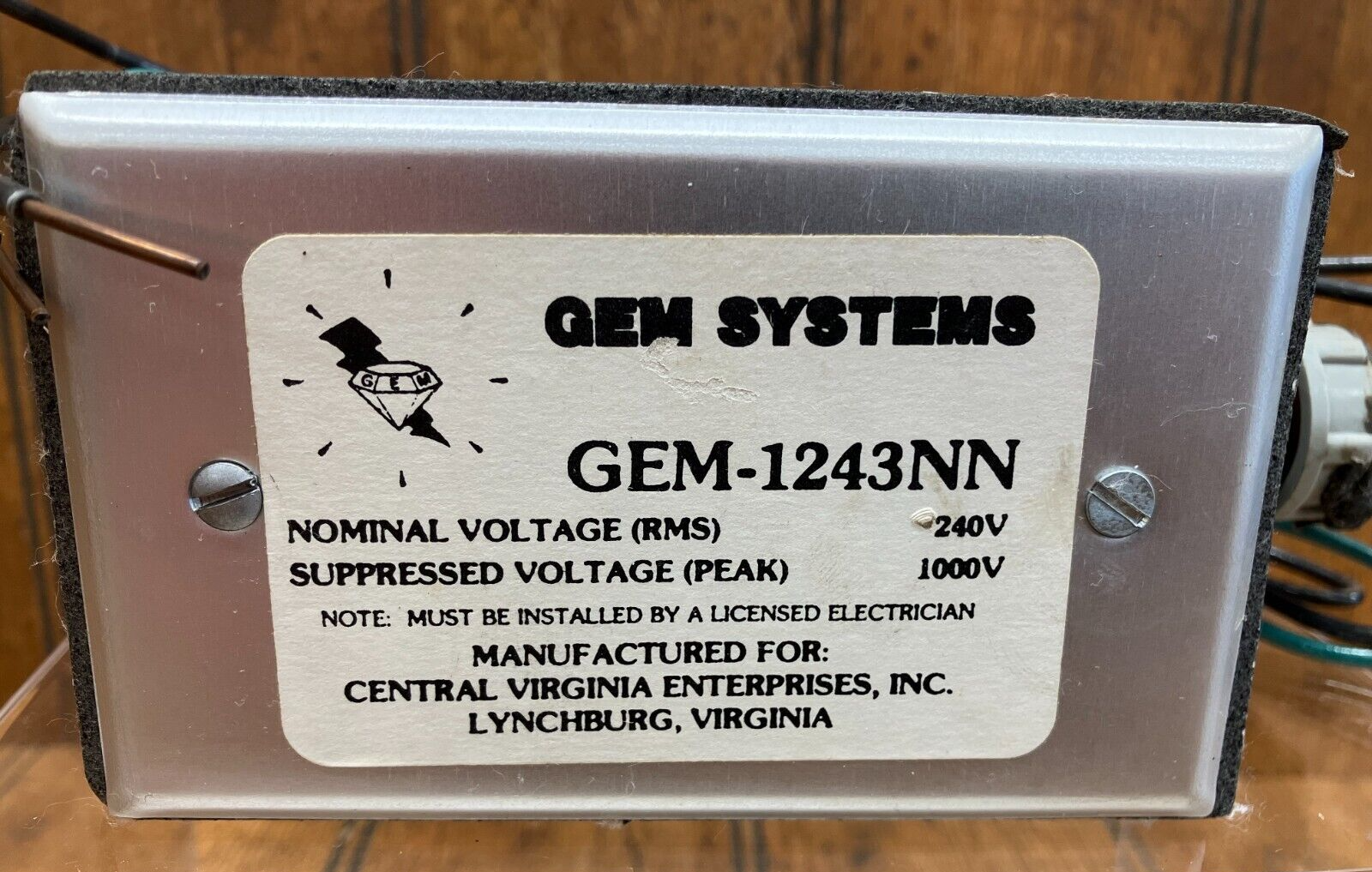 NEW Gem Systems GEM-1243NN Transient Surge Suppressor Nom 240V Suppressed 1000V
