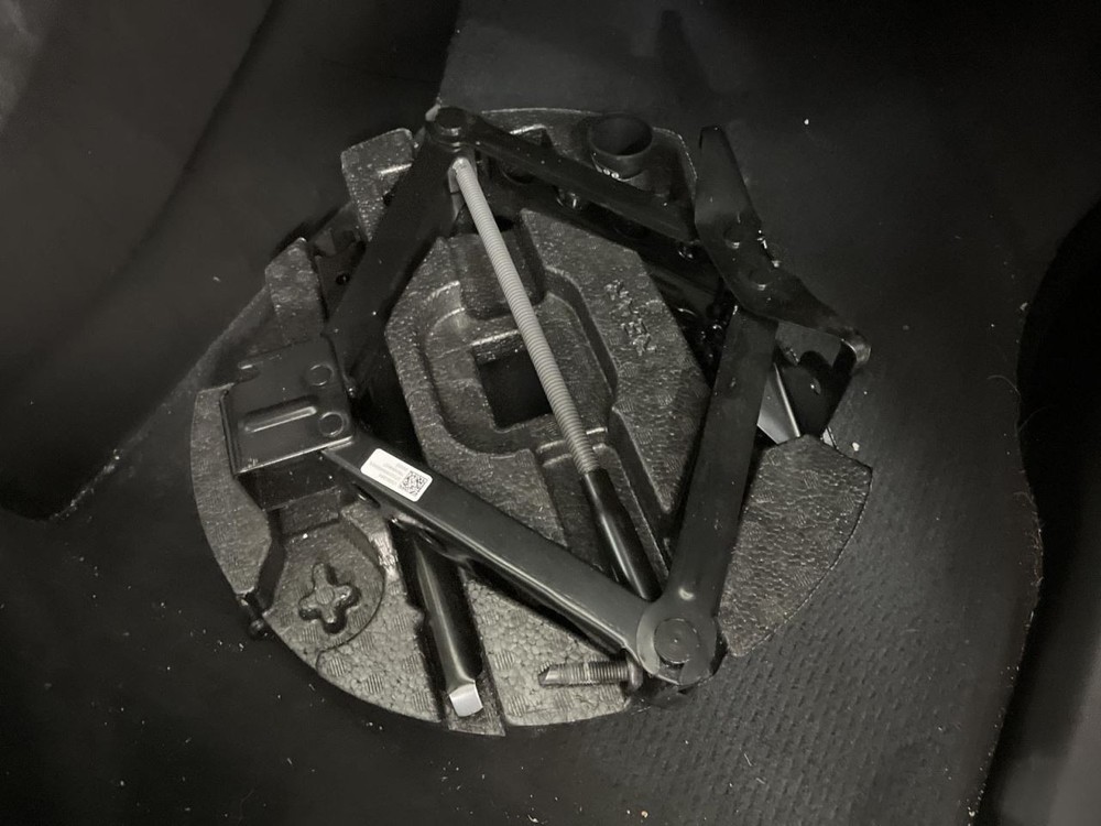 Complete Console Front Floor Fits 18-21 TRAVERSE 1042034