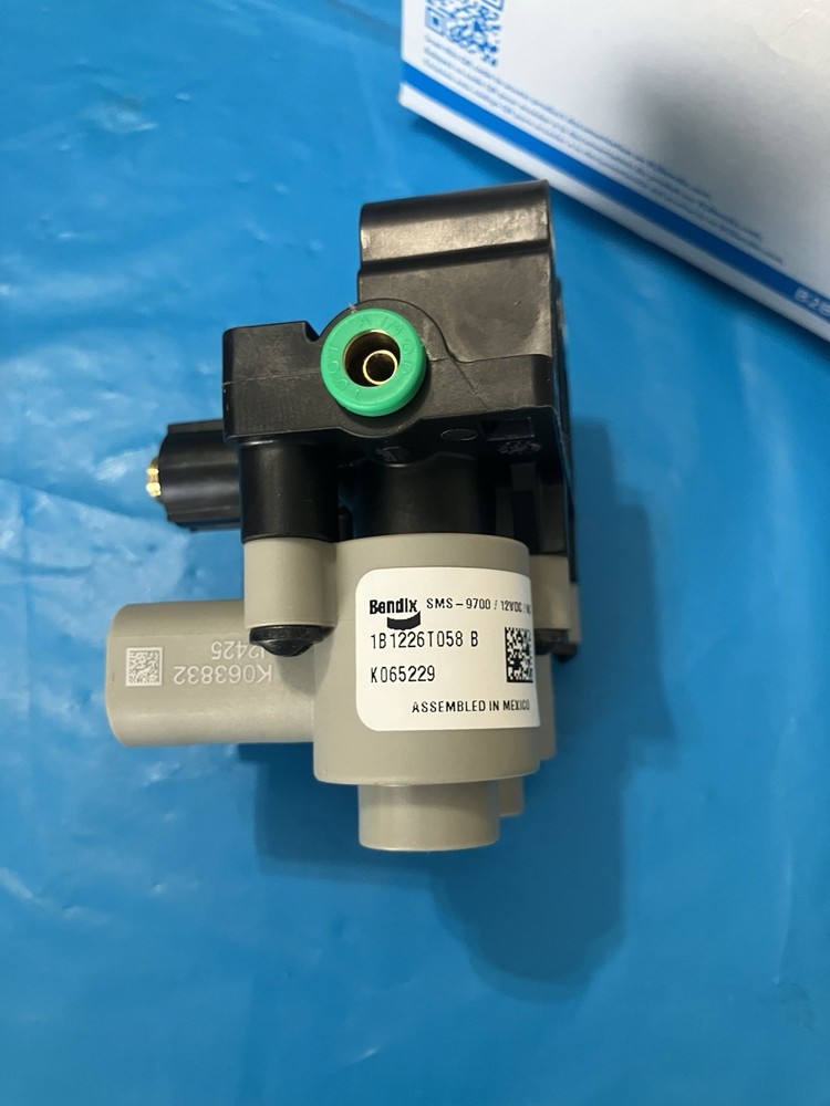 OEM BENDIX SMS-9700 SOLENOID ASSEMBLY - K073062