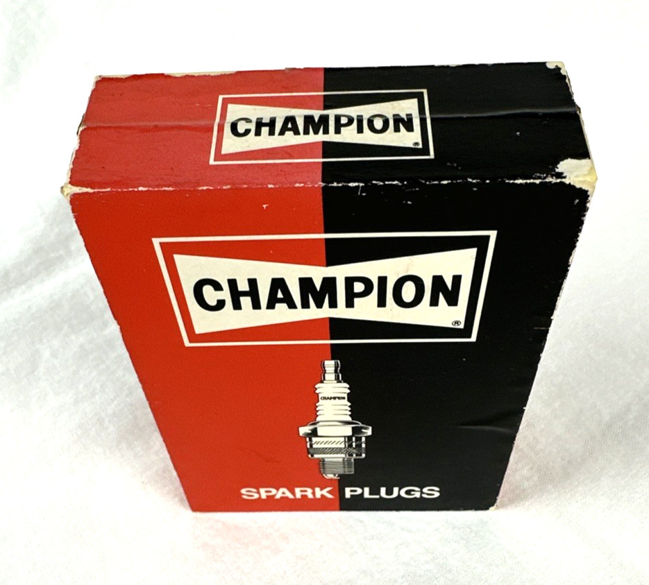 Vintage Champion Spark Plug Transistor Radio, Works (Video), Free Ship