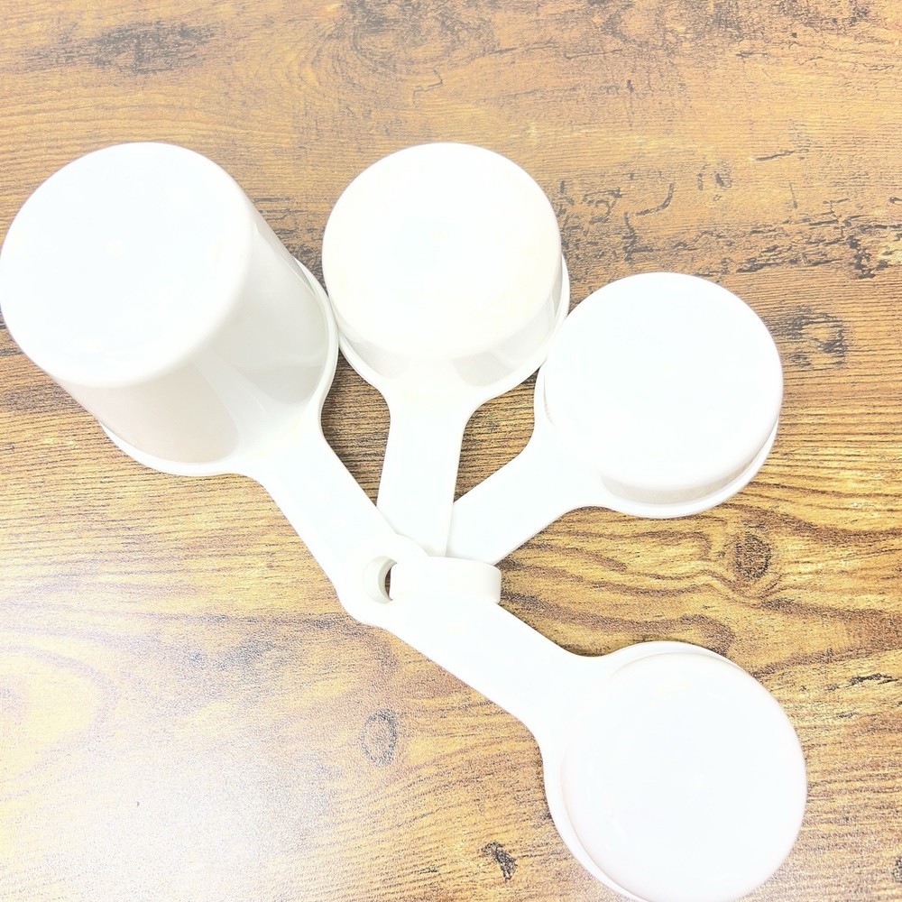 Rubbermaid Classic Measuring Cups White Plastic Baking Set Nesting