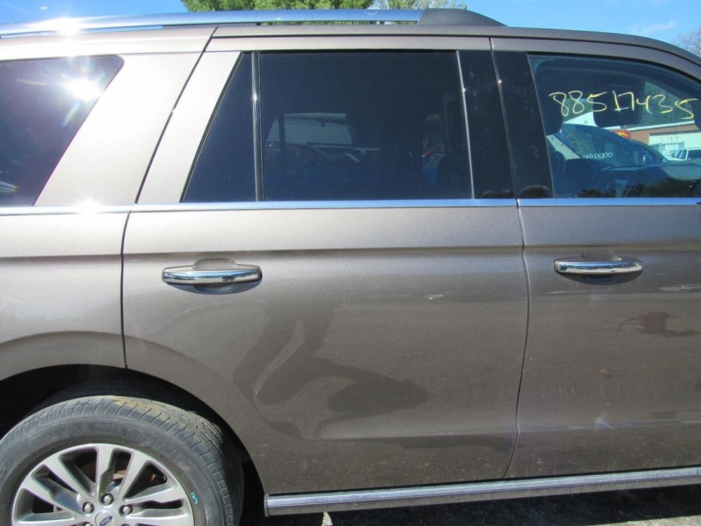 Fuse Box Engine Fits 18-21 NAVIGATOR 1040855