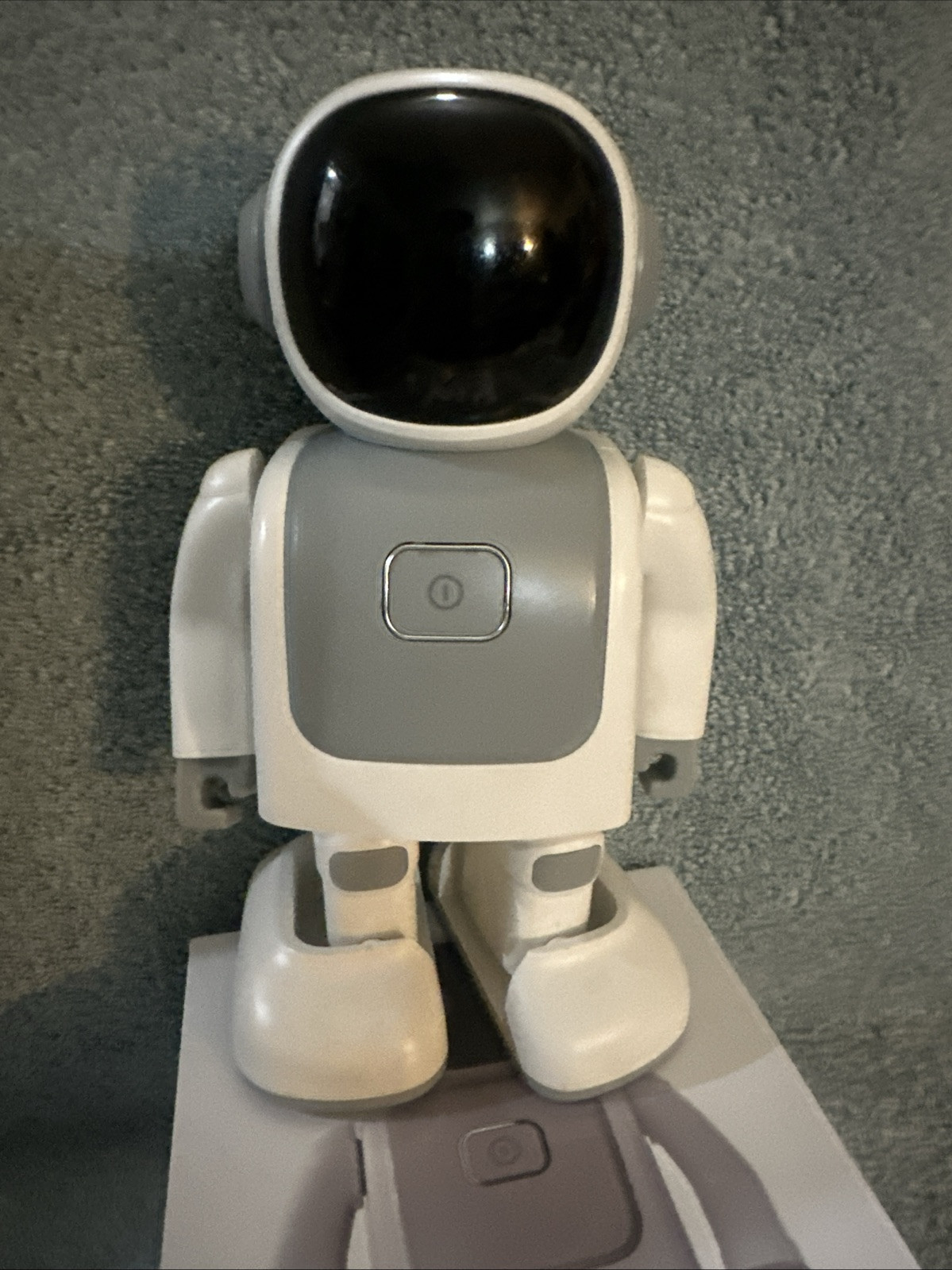 Dancing Robot Speaker-Portable Dancing Robot Bluetooth Speaker for Any Age
