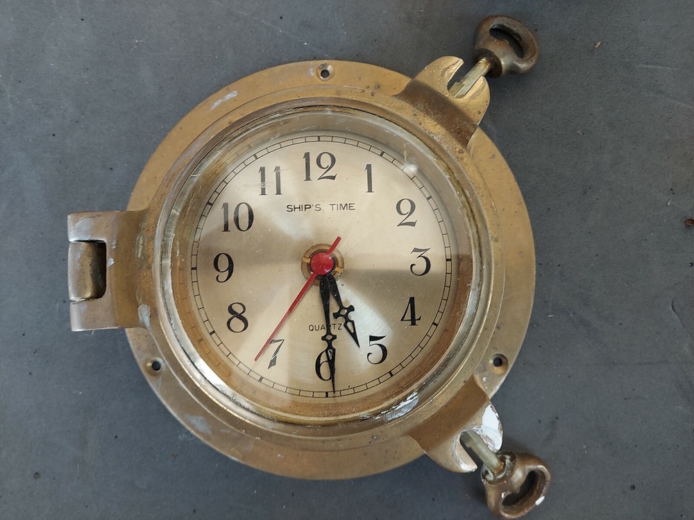 22GG58 NAUTICAL CLOCK, SOLID BRASS, NEEDS CLEANING & POLISHING, IS MISSING ONE