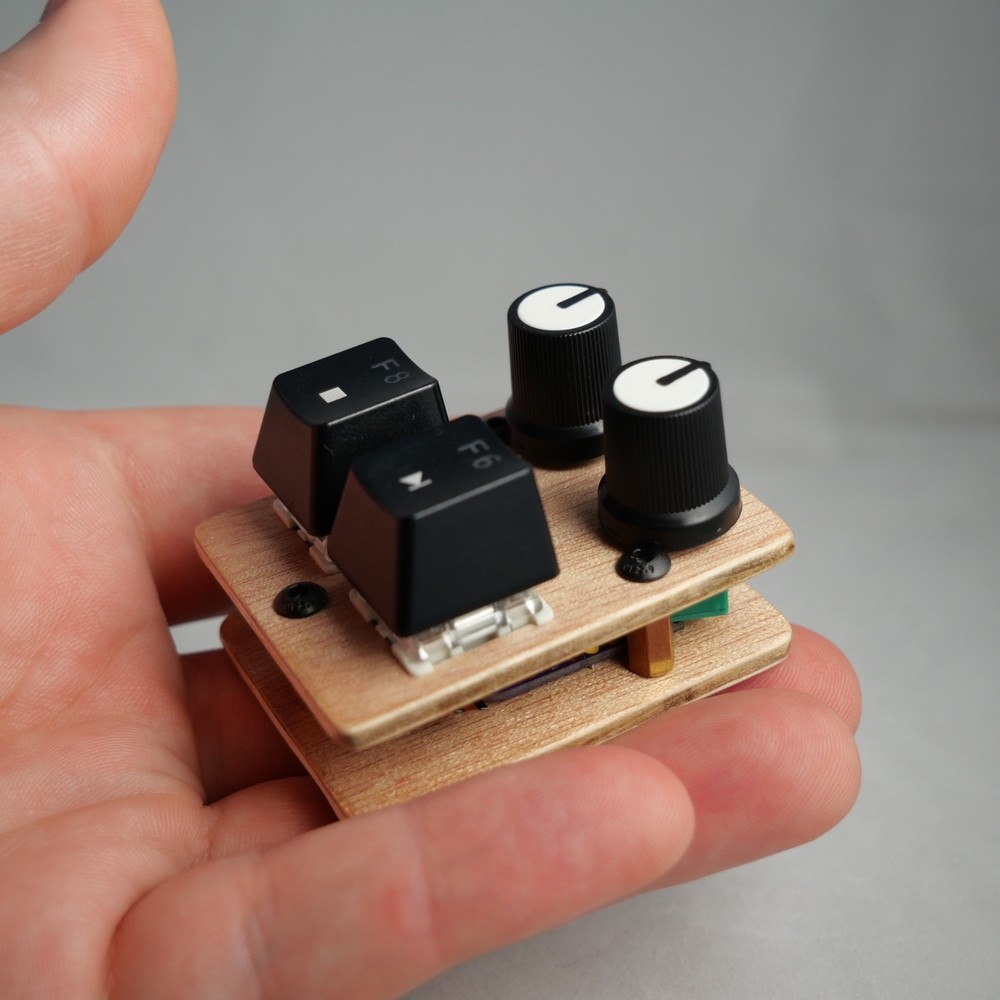 madMidiMini Compact Midi Controller with 2 Note Buttons 2 Potentiometers and LED