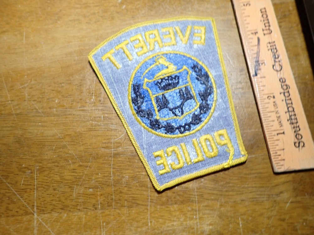 EVERETT MASSACHUSETTS EARLY VEST PATCH BX 14# 2
