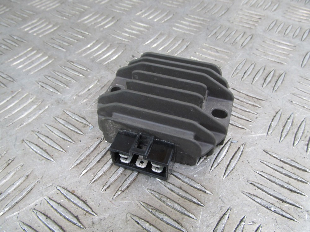 2012 YAMAHA YZF R125  RECTIFIER REGULATOR