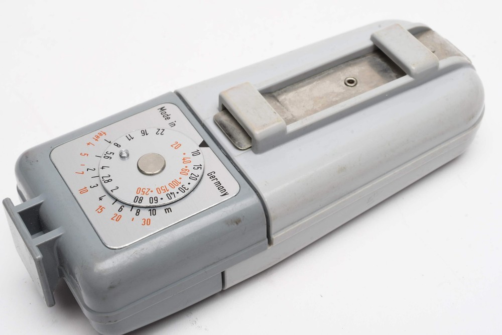 Zeiss Ikon Ikoblitz 4 flash reflector, clean