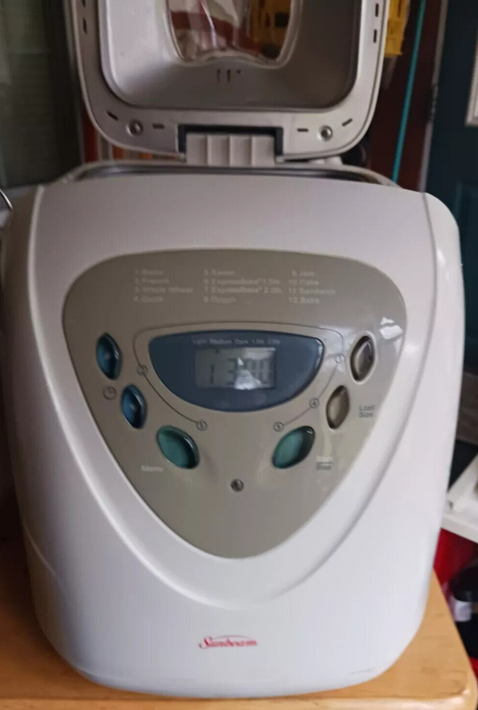 Nice Sunbeam Programmable Bread Maker Machine White Model 5891