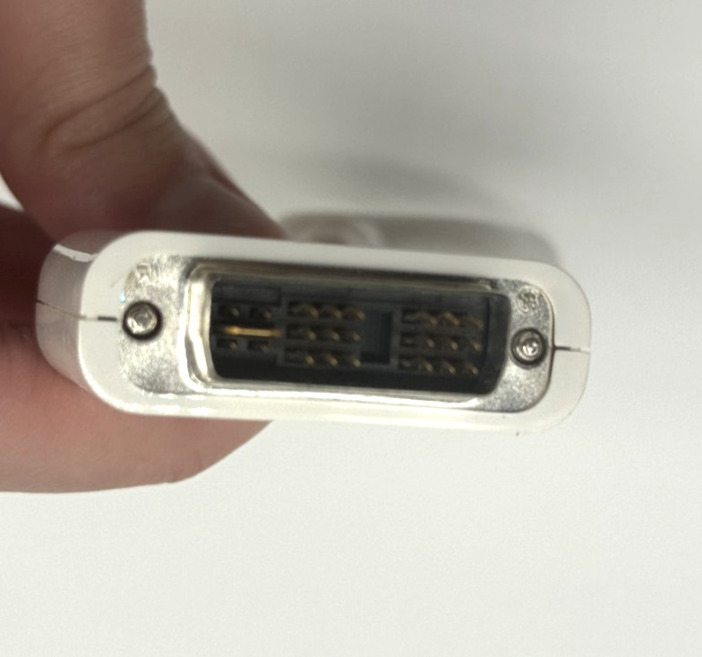 Apple DVI to VGA Display Adapter Cable 5.5" - not tested