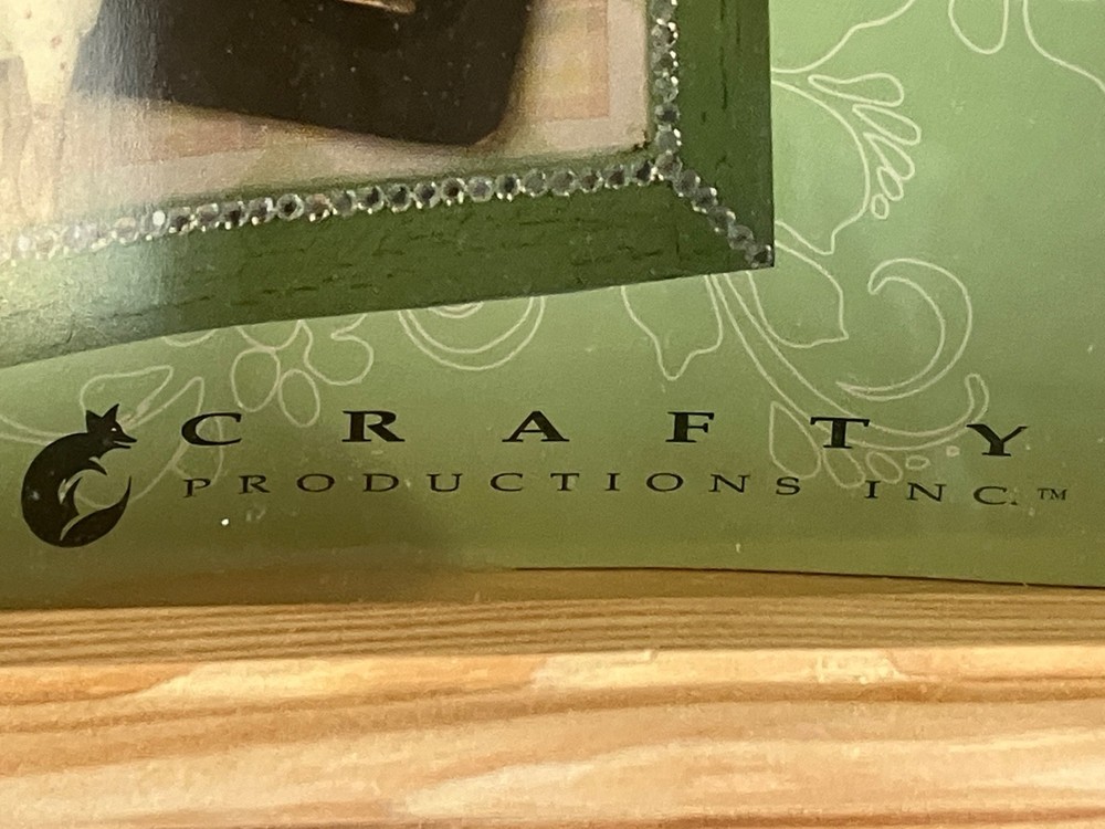 CRAFTY PRODUCTIONS KEEPSAKE DECOR UNFINISHED SHADOWBOX. NOS