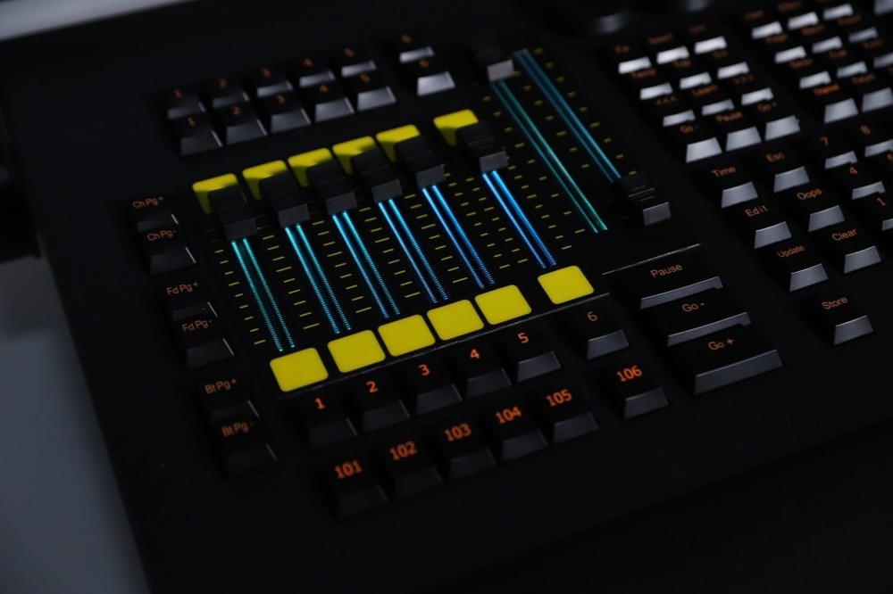 new motorized onpc controller command wing 2 rgb led fader control/display +case