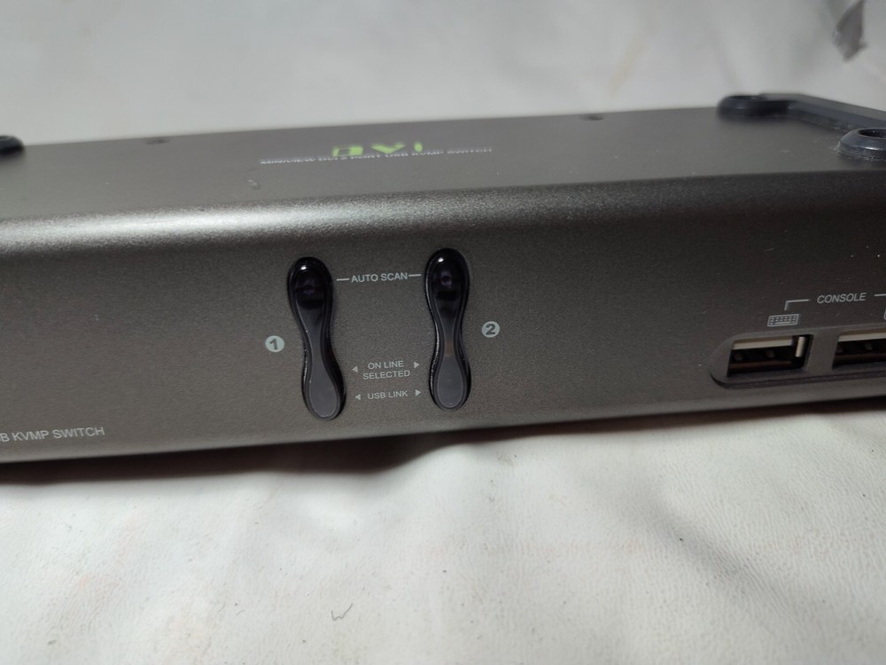 IOGEAR 2Port DVI KVM & Peripheral Sharing Switch with Audio GCS1102