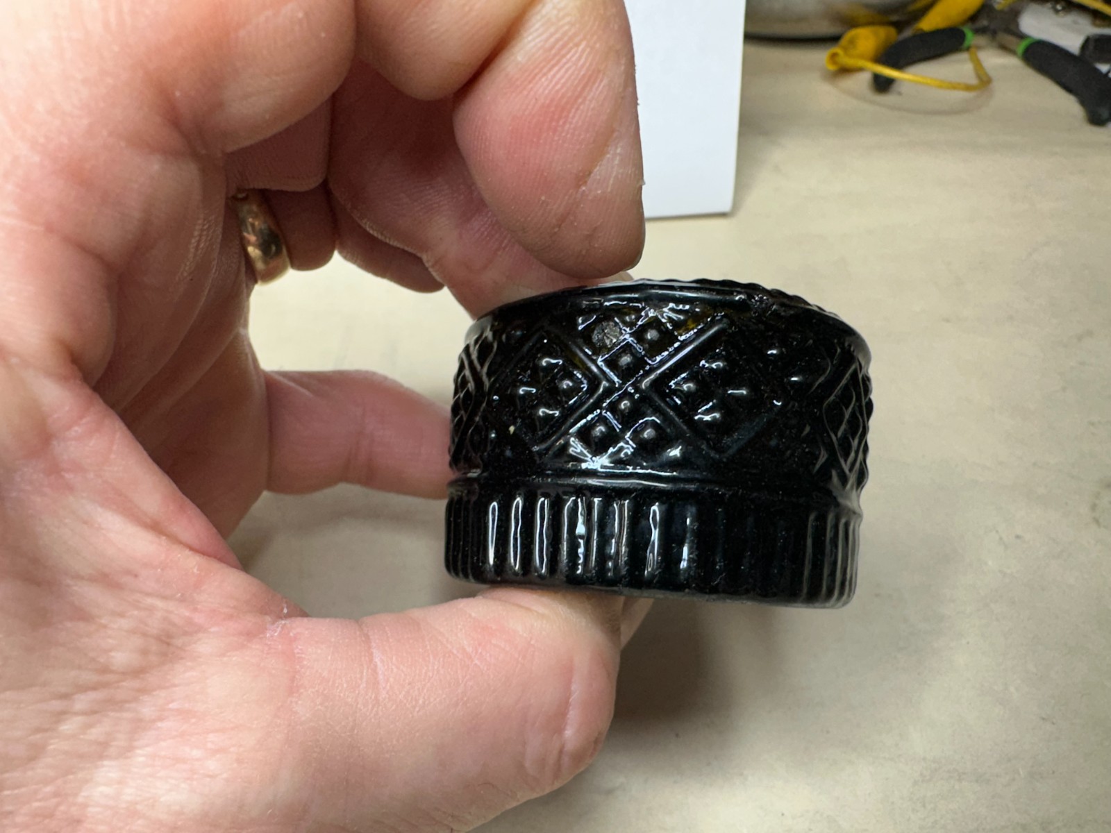 Keene GIII-29 3 Mold Geometric Pattern Inkwell! 1815-1830-ish. Olive Green.