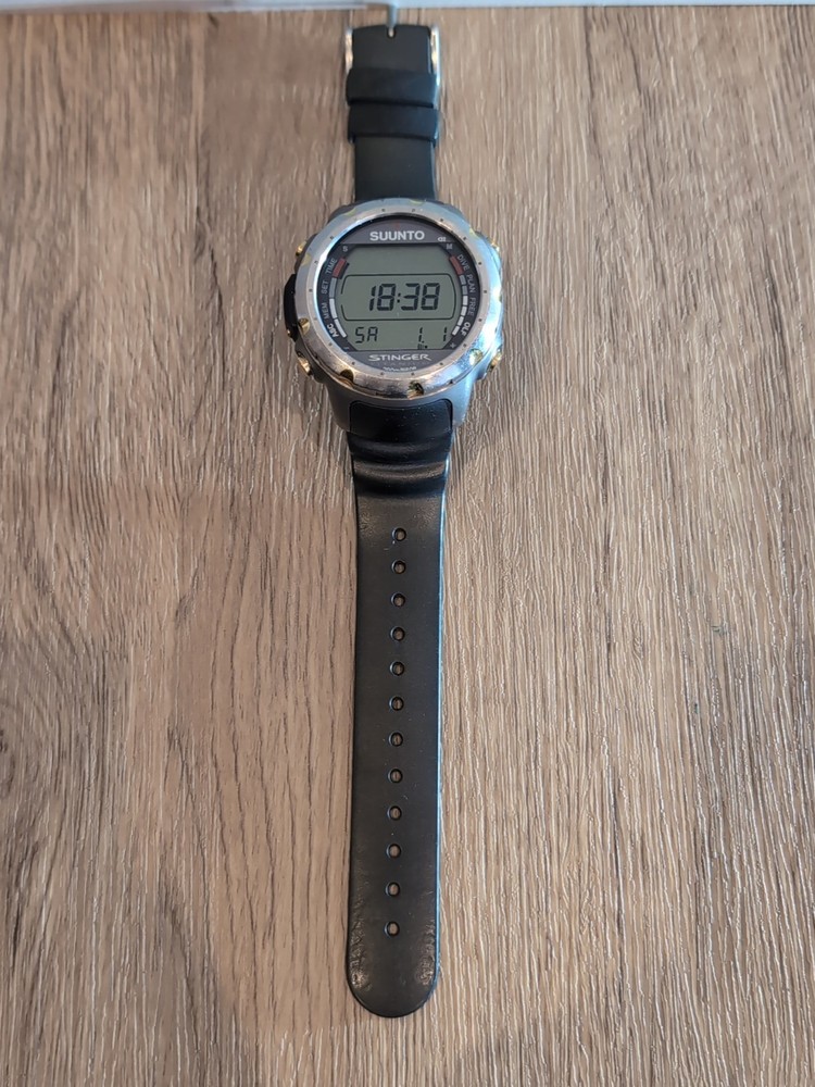 SUUNTO dive computer Stinger Titanium New Battery.