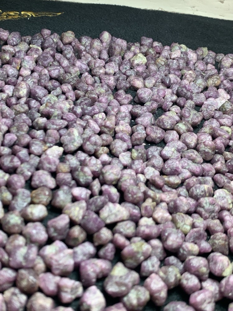 5-kg Crystal Type Rough Ruby Corundum From Africa Mine
