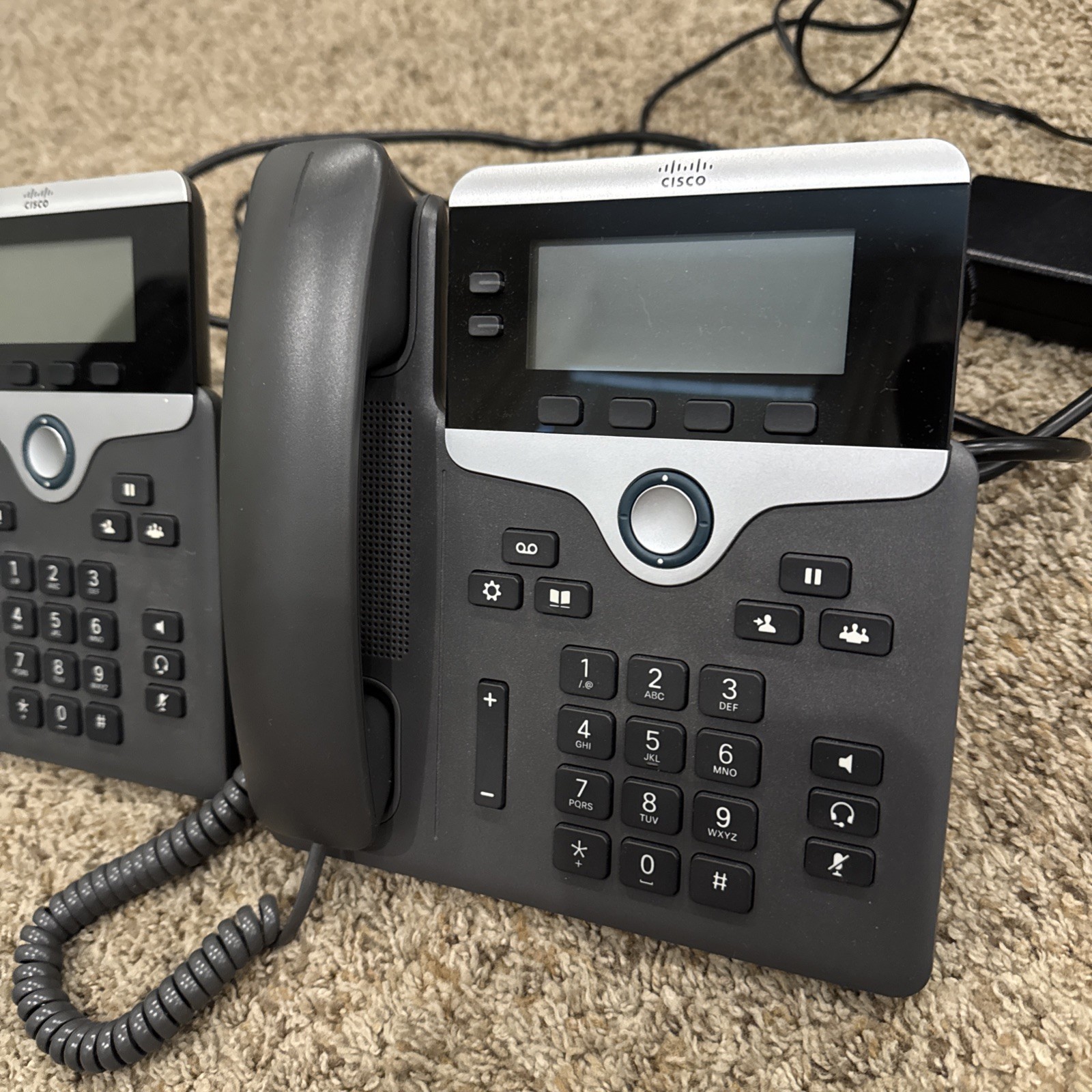 Lot of 2 Cisco 7821 IP Phone w/Handset, Power cord & Stand CP-7821-K9