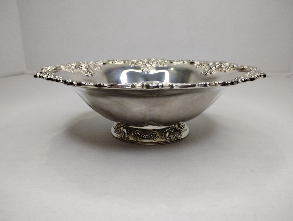 Wallace Silversmiths Fine Silver Plated Grand Baroque Bon Bon Candy Dish 8”