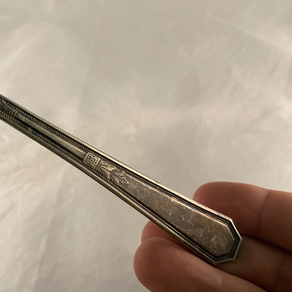 We Rogers & Son Mayfair Pattern Tea Spoon Teaspoon Silver Plated Silverplate